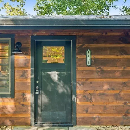 Honeybear Hideaways - Spacious Family-Friendly Cabin With Hot Tub, Game Room And Fire Pit-2